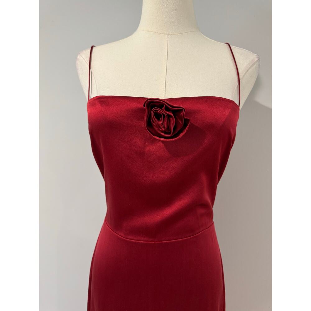 REFORMATION Frankie Silk Maxi Dress in a Vibrant Red with Rosette Size 6 - Picture 3 of 9
